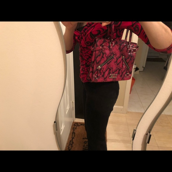 Guess purse - Picture 5 of 5